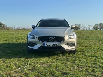 Volvo V60 - Cross Country B4 - AWD, BLIS - 7