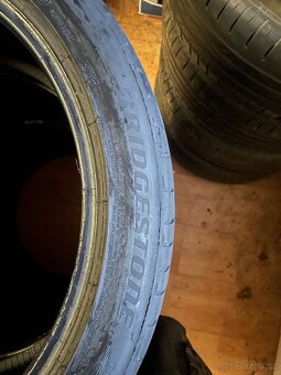 Bridgestone potenza 235/40 R19 - 7