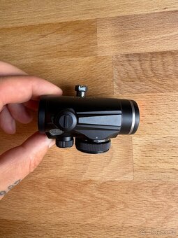 Kolimátor Hawke Vantage Red Dot 1x20 9-11mm - 7