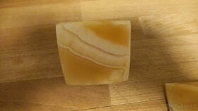 Soška Nefertiti a tři pyramidy - 7