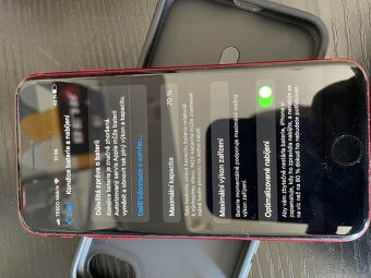 Apple iPhone 8 64GB Baterie 70% - 7