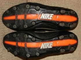 Nové kopačky Adidas Predator a jiné fotbalové: Nike, Umbro - 7