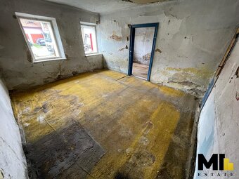 Prodej podílu 1/2 rodinného domu o velikosti 141 m², pozemek - 7