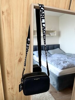 ČERNÁ CROSSBODY KABELKA KARL LAGERFELD - 7