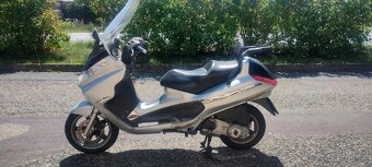 Skútr piaggio x8 200 ccm st TP, spíše na dily info po tel. - 7
