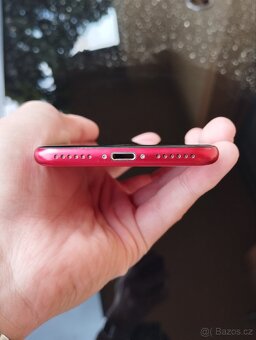iPhone 8 - 128 GB - skvělý stav - ohlášený iCloud - 7