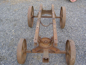 Prodám podvozek ke stabilnímu motoru Benz - 7