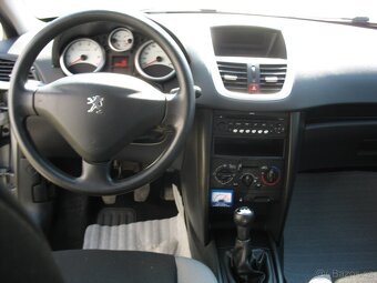 207 1,4i-54 kW, 87.000,-Kč - 7