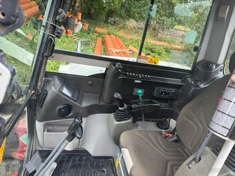Pásové rypadlo Takeuchi TB290 - 7