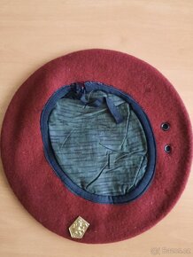 Prodám výsadkářská blůza a červený baret vzor 60 - 7