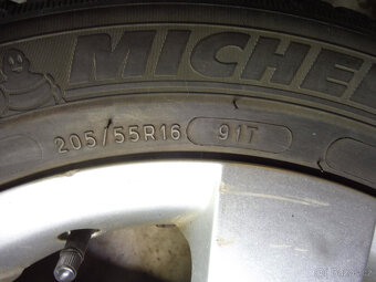 Prodám orig.16" litá kola+zimní pneu. PEUGEOT 307 rv: 2005 - 7