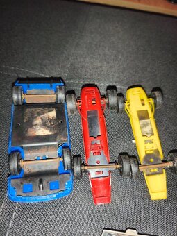 Staré plechové autíčka - 7