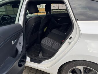 Hyundai i30, 1,6i 99kW, man. ČR - 7