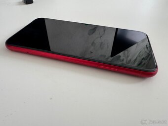 Apple iPhone XR Product Red 128GB - 7