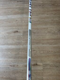 Hokejka Bauer PROTO R WHITE pravá, P28 i P92, flex 70, 77 - 7