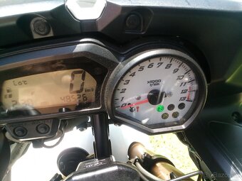 Yamaha FZ8 - 7