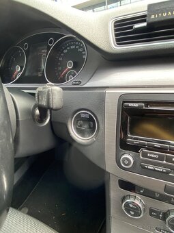 WV Passat 1,6 TDI do provozu 11/2011 - 7