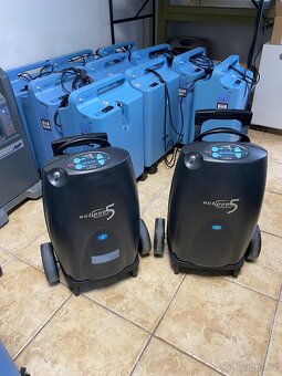 Přenosný kyslíkový koncentrátor ECLIPSE 5 - TOP STAV - 7