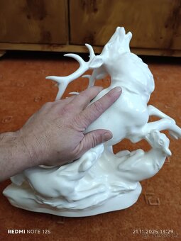 Soška porcelán royal dux štvanice jelen - 7
