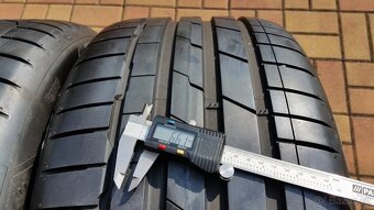 Letní dvourozměrné pneumatiky MO 255/45 R19 a 285/40 R19 98% - 7