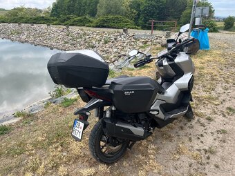 Honda ADV 350 držáky kufru Shad Sh23 - 7