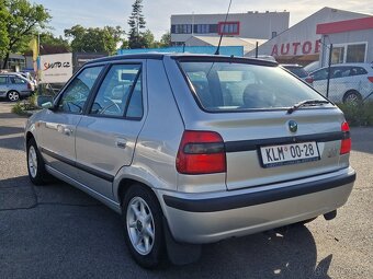 Škoda Felicia 1,3i 50kw najeto jen 25tis km - 7