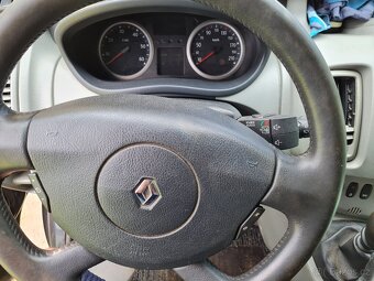 Renault trafic 2.0Dci 84kW Passenger, Nejvyšší výbava, 7míst - 7