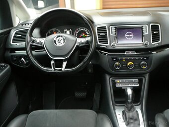 VW SHARAN 2.0 TDI 130KW 7MÍST DSG+F1 PANORAMA NAV ACC FRONT - 7