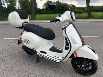 Vespa GTS 300 Super - 7