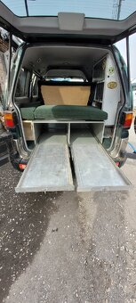 Mitsubishi Space Gear Delica - 7