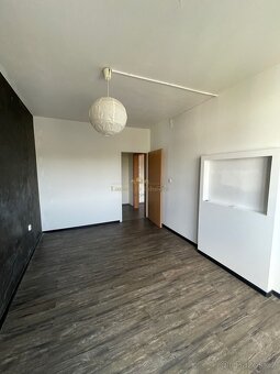 Pronájem světlého bytu 2+kk, 42 m2, komora, sklep, Na Kohout - 7
