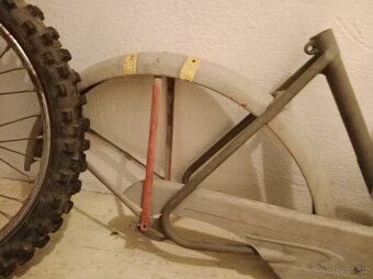 Stadion s11 ušák, policajt - 7