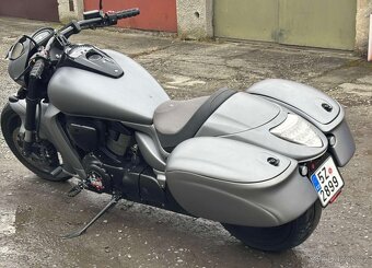 Suzuki VZR 1800R - 7