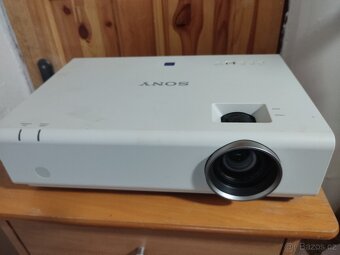 Projektor Sony VPL-EX 276 + plátno Nobo 240x181 - 7