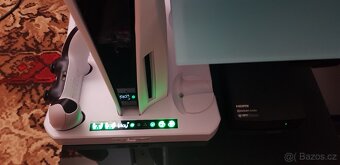 PS5 s mechanikou, 5 her, chladící stojan nabíjecí, top stav - 7