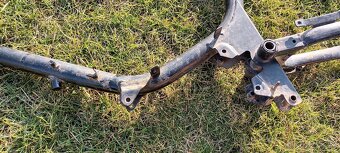 Babetta 210 - pekny černý rám s úchyty - 7