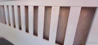 Manželská postel a noční stolky Ikea - 7