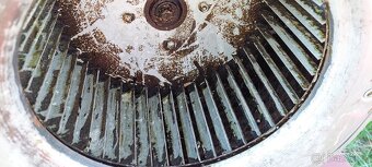 Průmyslový odsávací ventilátor ALTEKO - 7