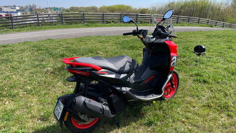Aprilia SR GT 125 - 7