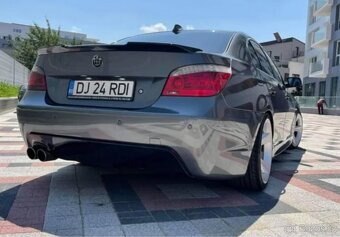 Zadní spoiler na kufr pro BMW E60 M4 Style - Černý Lesk - 7