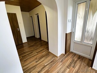 Prodej rodinného domu 234 m², pozemek 2009 m² Šanov - 7