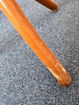 Věšák - 7