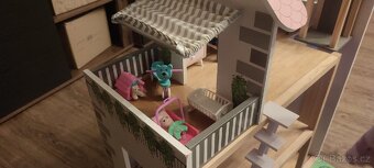 Domeček na panenky, panáčky, barbie - 7