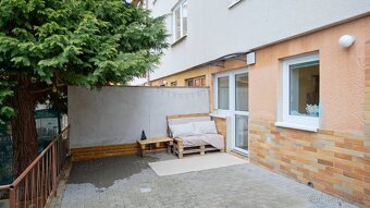Pronájem bytu 1+kk s terasou, zahradou a možností garáže - 7