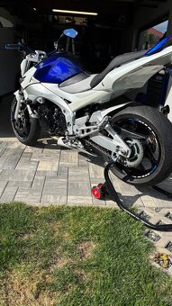 Suzuki gsr 600 - 7