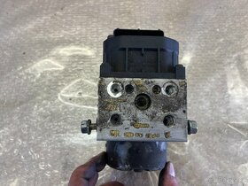 ŘÍDICÍ JEDNOTKA ABS 8E0614111AB - 7