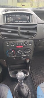 Fiat Punto 1.2 8V - 7