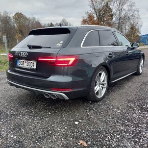 Audi A4, KRÁSNÁ,MAX VÝBAVA,MANUÁL,CENA - 7