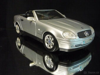 Mercedes Benz SLK 230 Maisto 1/18 - 7