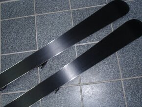 NASERVISOVANÉ DÍVČÍ 130 CM LYŽE CARVY V3TEC - 7